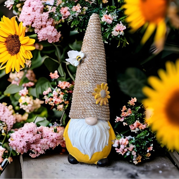 🆕 BeeHive 🐝 12" H Gnome Resin Decor! - Picture 2 of 10